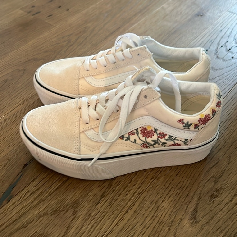 Vans platform floral